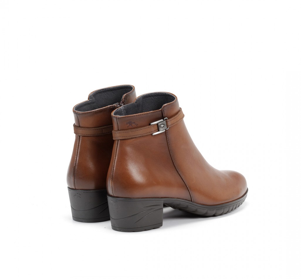 CHARIS F0588 Brown Ankle Boot