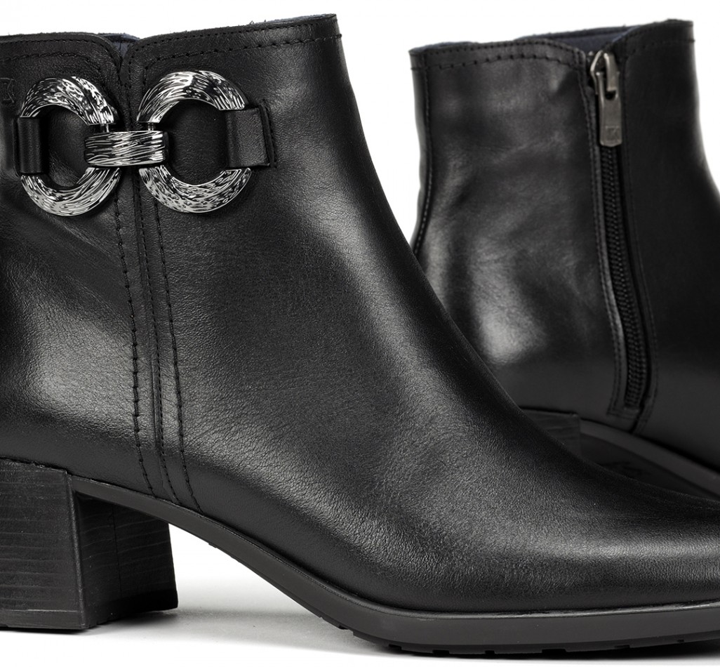 IKIA D9200 Black Ankle Boot