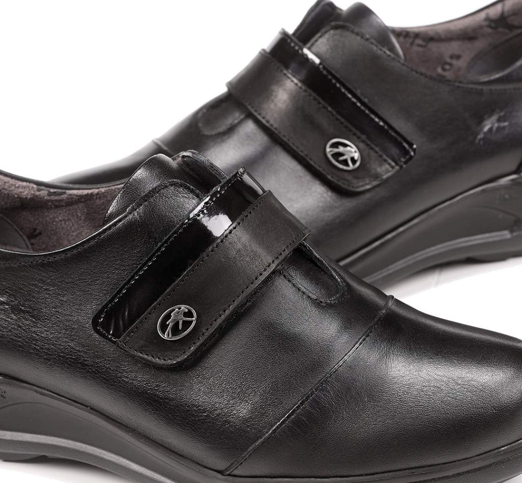 CLOE F1260 Black Sneakers